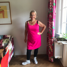 Afbeelding in Gallery-weergave laden, Jurk Sporty Spaghetti Pink
