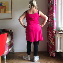 Afbeelding in Gallery-weergave laden, Jurk Sporty Spaghetti Pink

